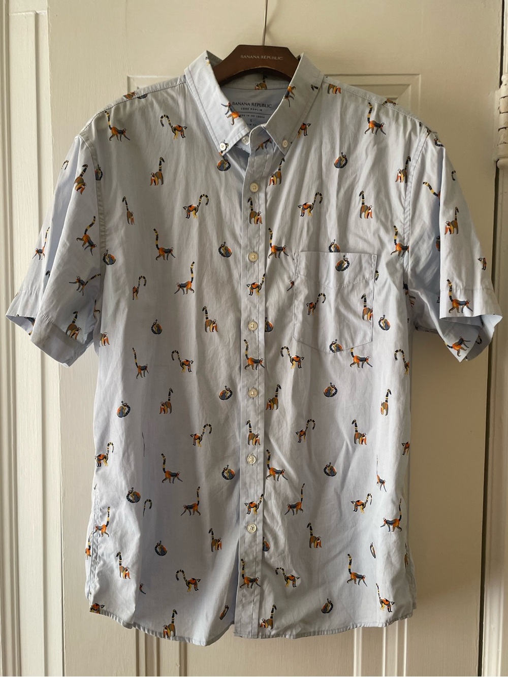 Banana Republic Light Blue Short-Sleeve Button-Down Shirt with Animal Motif